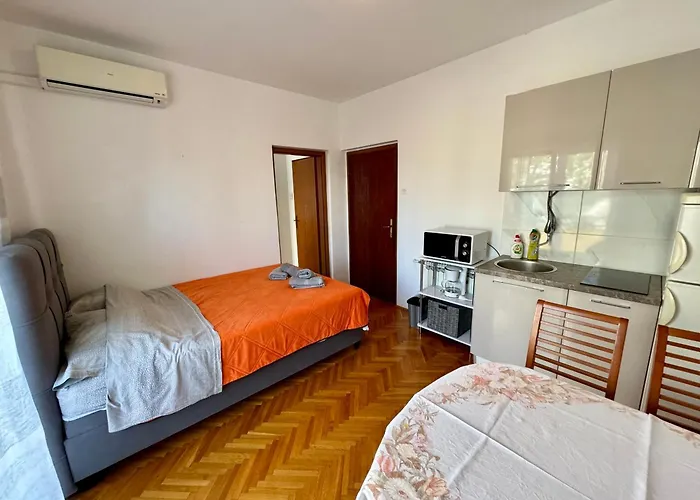 Boza Apartment *