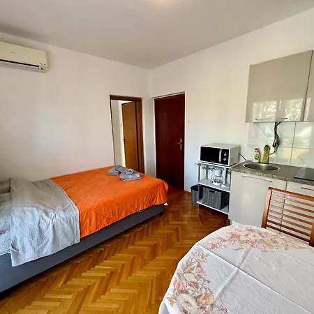Boza Apartment *